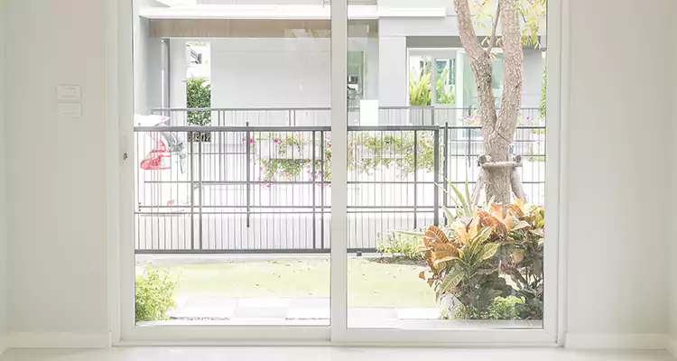 Balcony Screen Door Repair in Glenvar Heights, FL