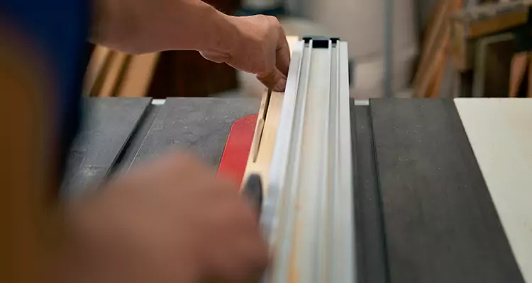 Bifold Door Seal Repair in Glenvar Heights, FL