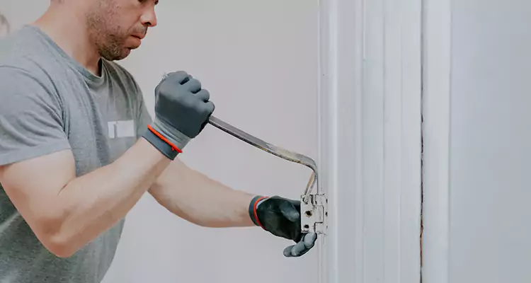 Cracked Door Jamb Repair in Glenvar Heights, FL