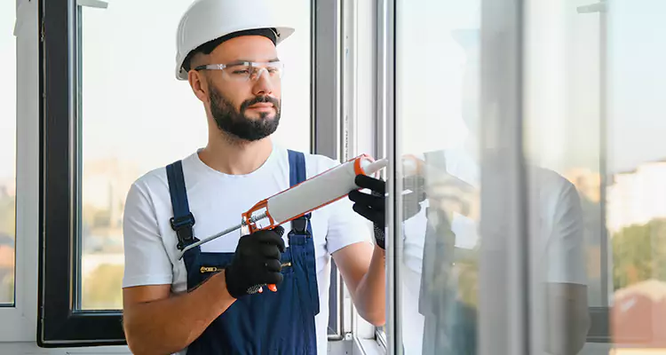 Retractable Screens Repair for Patio in Glenvar Heights, FL