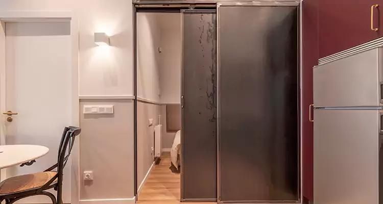 We Fix Closet Sliding Door in Glenvar Heights, FL