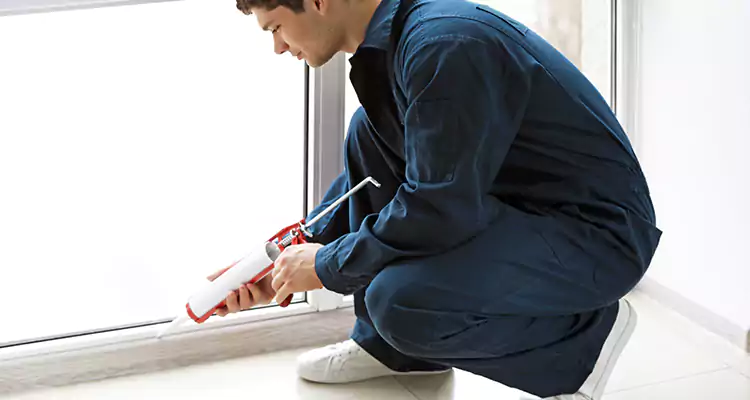 Window Glass Caulk Repair in Glenvar Heights, FL