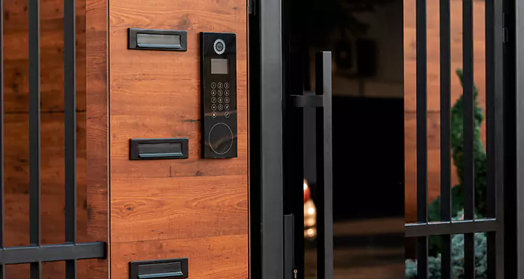 Automatic Door Maintenance in Glenvar Heights, FL