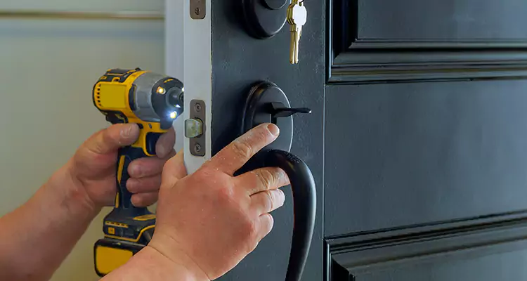 Comprehensive Door Lock Repair Services in Glenvar Heights, FL