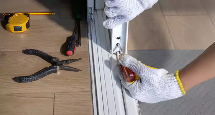 Closet Sliding Door Track Repair in Glenvar Heights, FL