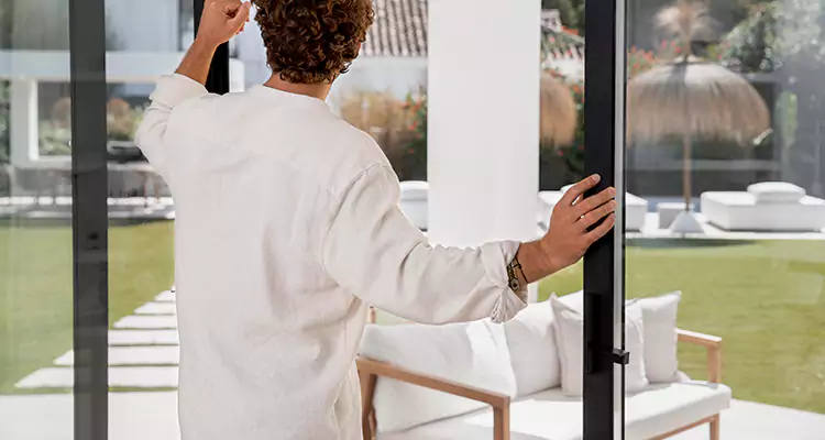 Sliding Screen Door Maintenance for Closing Issues in Glenvar Heights, FL