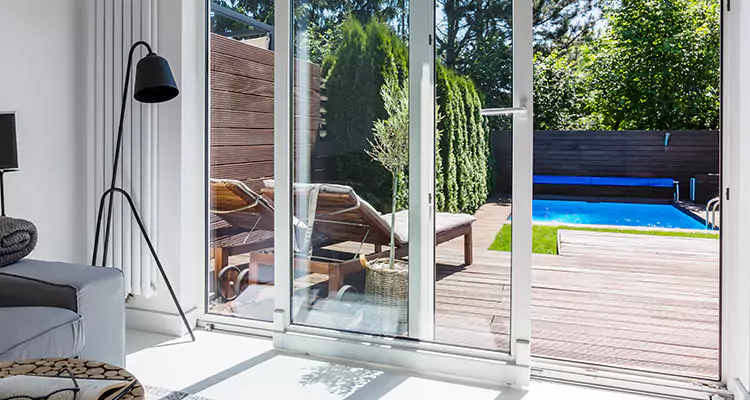 Fixing A Sliding Screen Door Roller in Glenvar Heights, FL