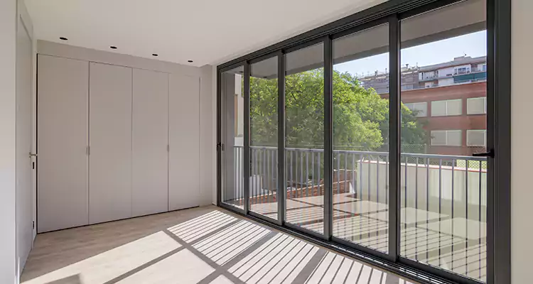 Fix Sliding Screen Door Track in Glenvar Heights, FL