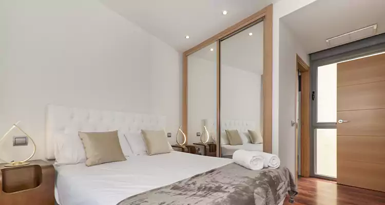 Sliding Wardrobe Door Mirror Replacement in Glenvar Heights, FL