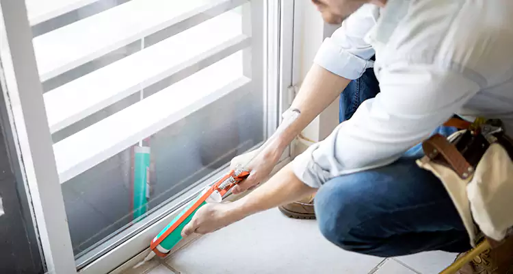 Dap Window Caulk Repair in Glenvar Heights, FL